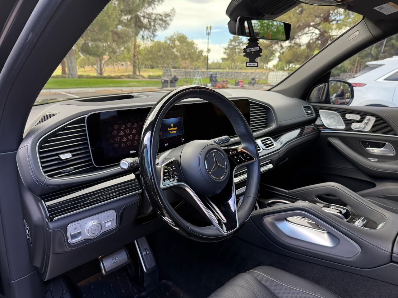 Mercedes-Benz dashboard detail
